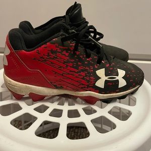 Under Armour baseball cleats boys size 13K